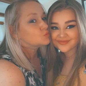 Meet your Posher, Violet